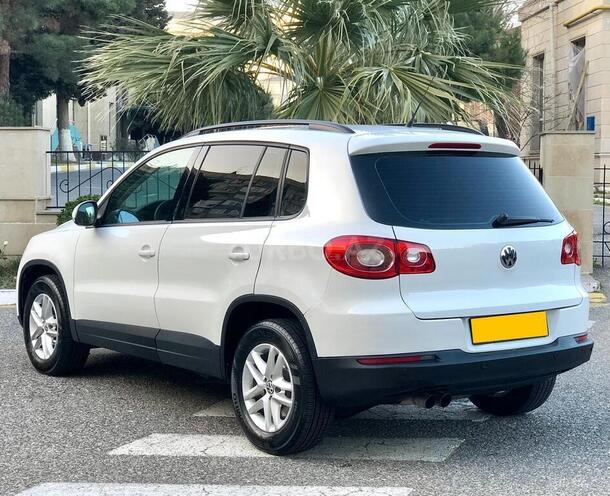 Volkswagen Tiguan 2010, 240,000 km - 2.0 л - Bakı