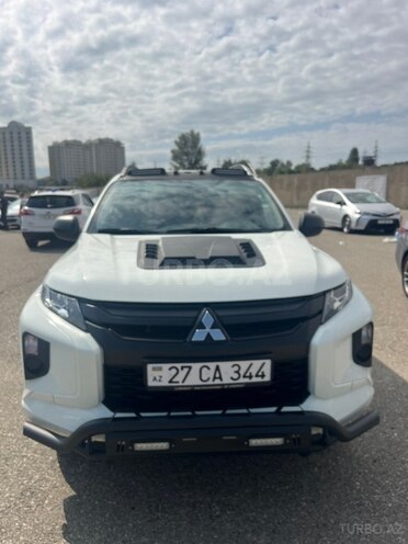Mitsubishi L200 2021, 57,000 km - 2.4 l - Bakı