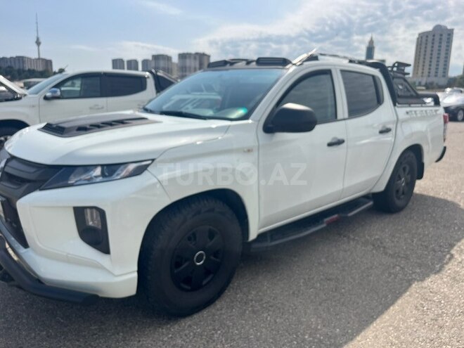 Mitsubishi L200 2021, 57,000 km - 2.4 l - Bakı