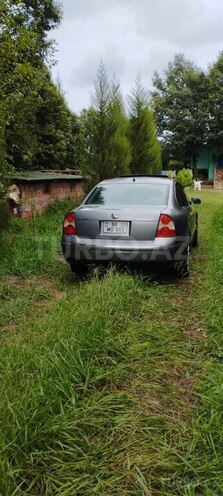 Volkswagen Passat 2002, 250,000 km - 1.8 l - Lənkəran