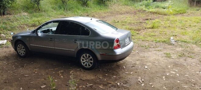 Volkswagen Passat 2002, 250,000 km - 1.8 l - Lənkəran