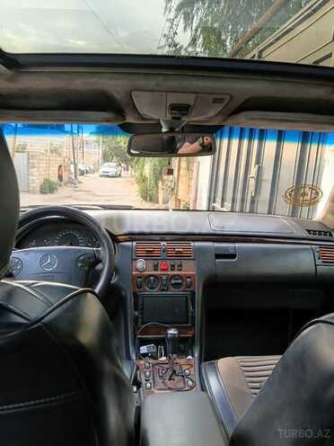 Mercedes E 220 2001, 617,000 km - 2.2 l - Bakı