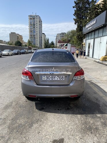 Mitsubishi Attrage 2015, 300,000 km - 1.2 l - Bakı