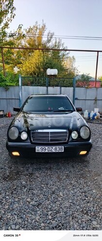 Mercedes E 240 1999, 128,000 km - 2.4 l - Füzuli