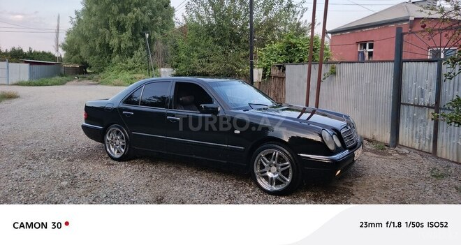 Mercedes E 240 1999, 128,000 km - 2.4 l - Füzuli
