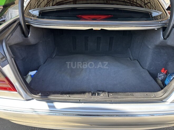 Mercedes E 220 2001, 500,000 km - 2.2 l - Qazax