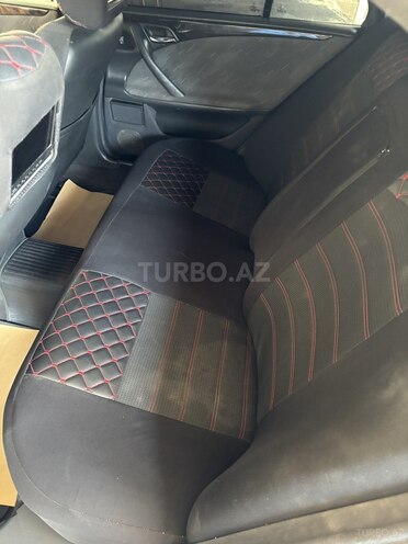Mercedes E 220 2001, 500,000 km - 2.2 l - Qazax