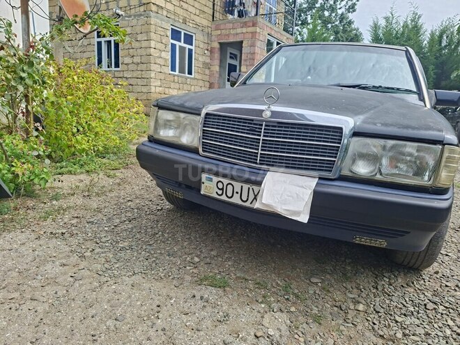 Mercedes 190 1991, 360,000 km - 2.0 l - Astara