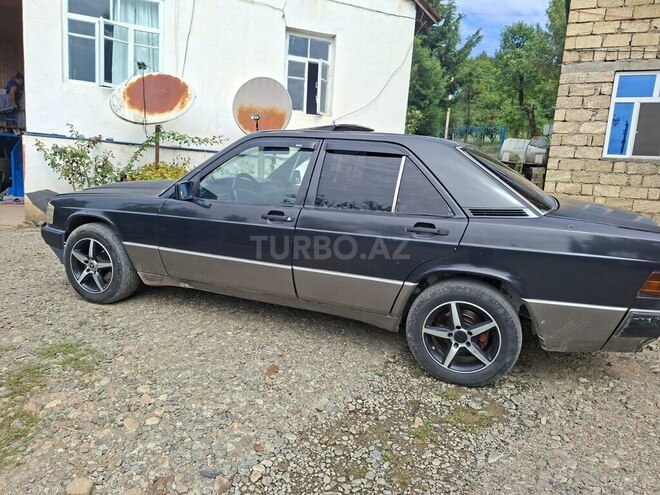 Mercedes 190 1991, 360,000 km - 2.0 l - Astara