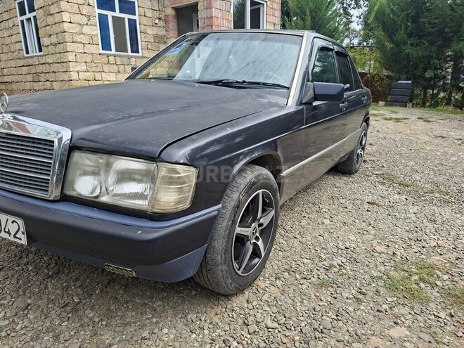 Mercedes 190 1991, 360,000 km - 2.0 l - Astara