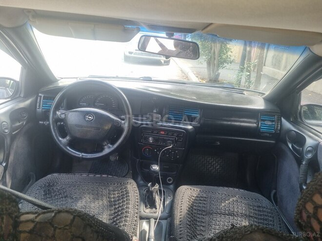 Opel Vectra 1996, 225,000 km - 1.6 л - Gəncə