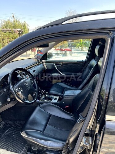 Mercedes E 200 1999, 330,000 km - 2.0 л - Salyan