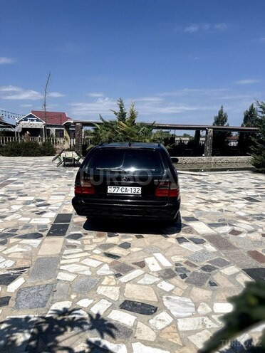 Mercedes E 200 1999, 330,000 km - 2.0 л - Salyan
