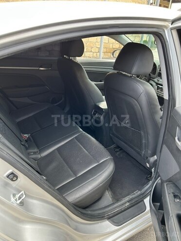 Hyundai Elantra 2016, 220,000 km - 1.6 л - Gəncə
