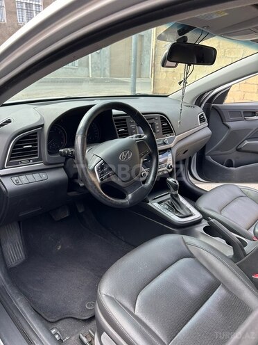 Hyundai Elantra 2016, 220,000 km - 1.6 л - Gəncə