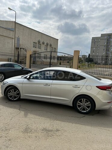 Hyundai Elantra 2016, 220,000 km - 1.6 л - Gəncə