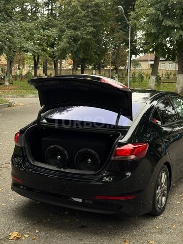 Hyundai Elantra 2017, 179,000 km - 2.0 l - Quba