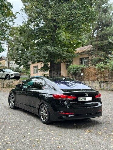 Hyundai Elantra 2017, 179,000 km - 2.0 l - Quba