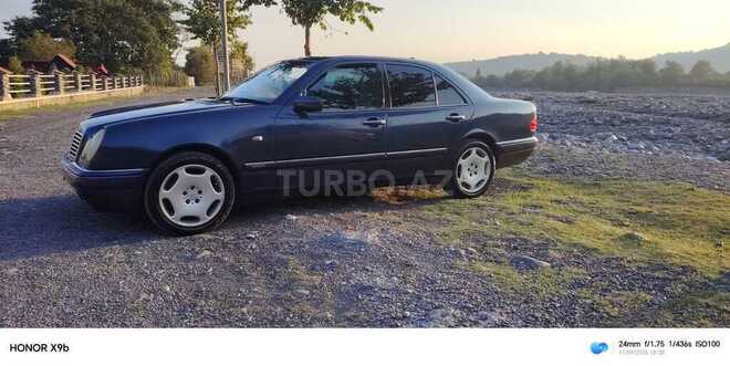 Mercedes E 240 1998, 460,000 km - 2.4 l - Zaqatala