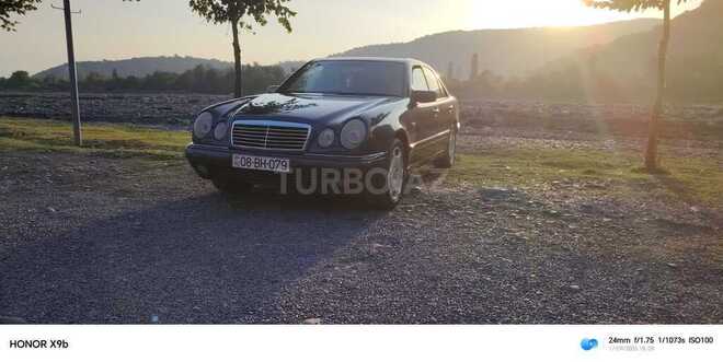 Mercedes E 240 1998, 460,000 km - 2.4 l - Zaqatala