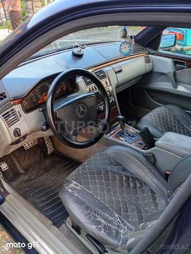 Mercedes E 240 1998, 460,000 km - 2.4 l - Zaqatala