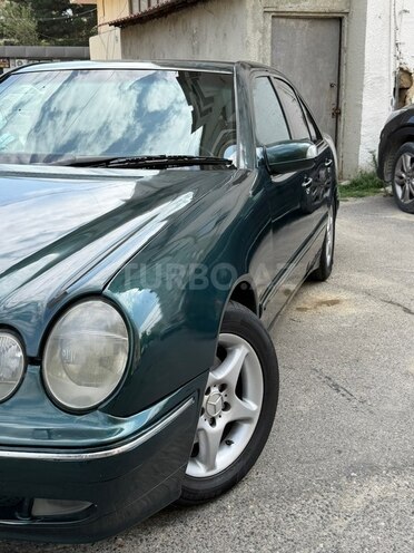 Mercedes E 270 2000, 420,000 km - 2.7 l - Bakı