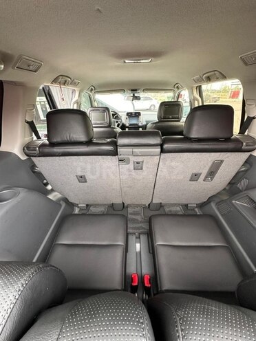 Toyota Land Cruiser Prado 2010, 211,000 km - 2.7 л - Zaqatala
