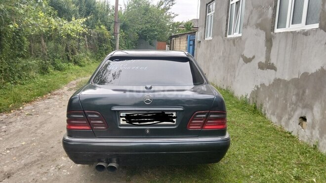 Mercedes E 300 1996, 480,000 km - 3.0 l - Quba