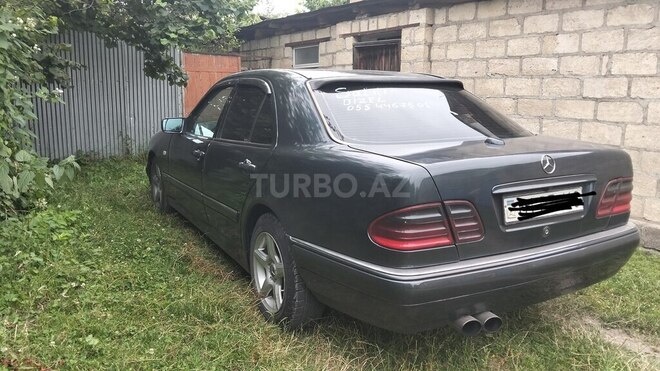 Mercedes E 300 1996, 480,000 km - 3.0 l - Quba