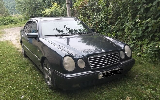 Mercedes E 300 1996, 480,000 km - 3.0 l - Quba