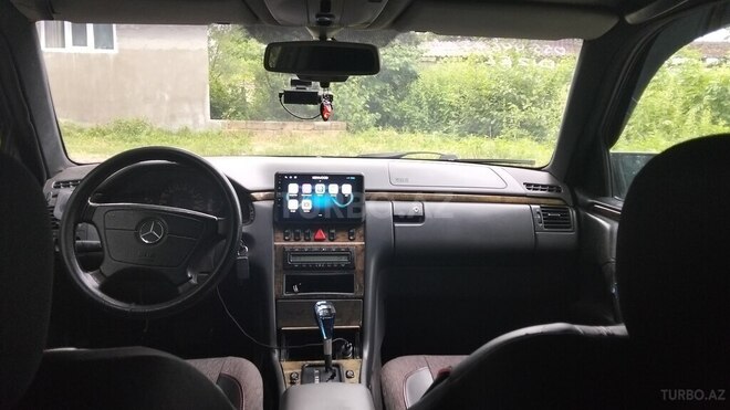 Mercedes E 300 1996, 480,000 km - 3.0 l - Quba