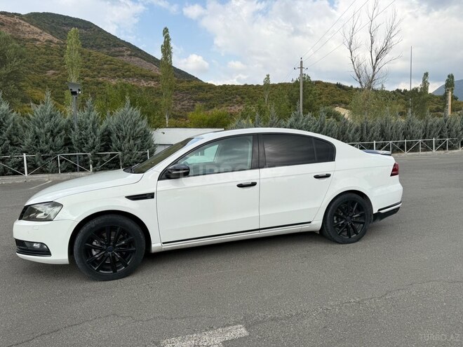 Volkswagen Passat 2011, 256,701 km - 1.8 l - Şəki