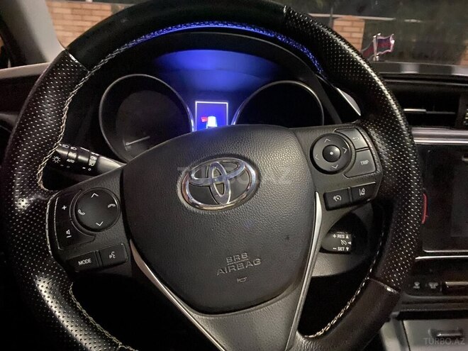 Toyota Auris 2015, 201,695 km - 1.6 l - Masallı