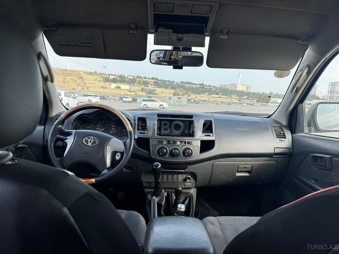 Toyota Hilux 2013, 440,000 km - 2.5 л - Bakı
