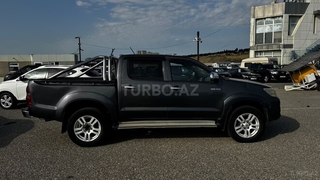 Toyota Hilux 2013, 440,000 km - 2.5 л - Bakı