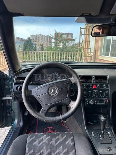 Mercedes C 220 1999, 482,418 km - 2.2 l - Bakı