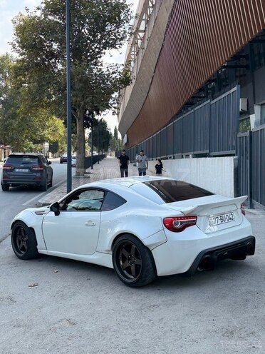 Subaru  2015, 138,404 km - 2.0 l - Gəncə
