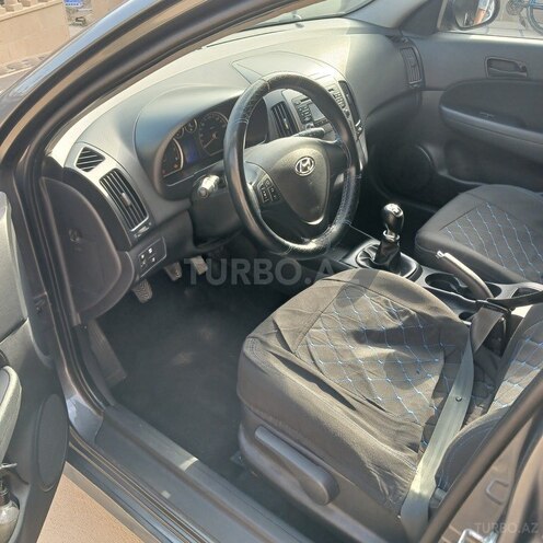 Hyundai i30 2010, 266,400 km - 1.4 л - Bakı