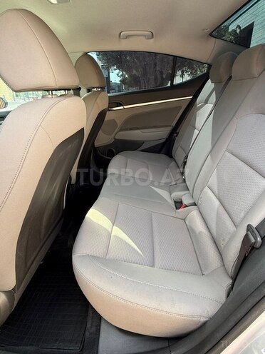 Hyundai Elantra 2018, 228,564 km - 2.0 l - Bakı