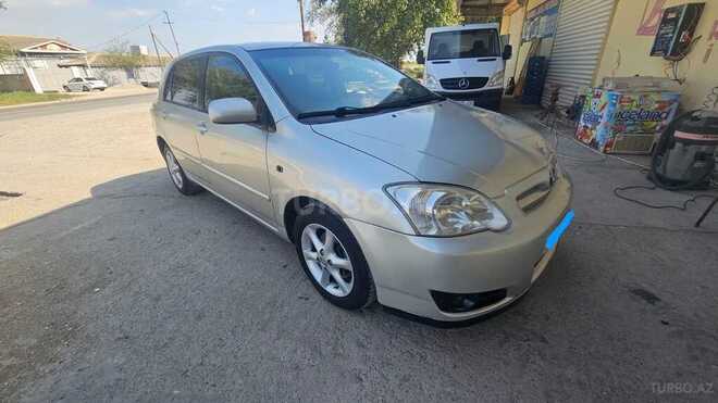 Toyota Corolla 2004, 270,000 km - 1.4 l - Salyan