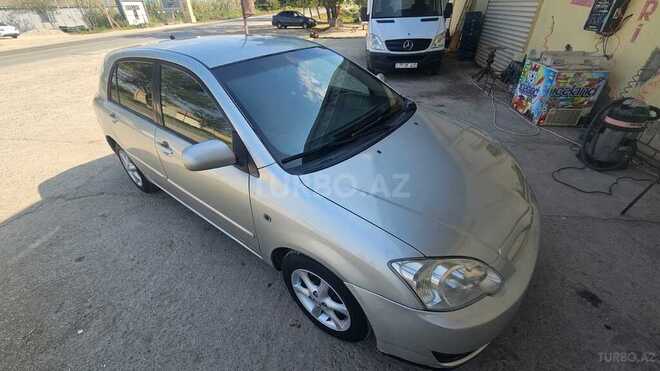 Toyota Corolla 2004, 270,000 km - 1.4 l - Salyan
