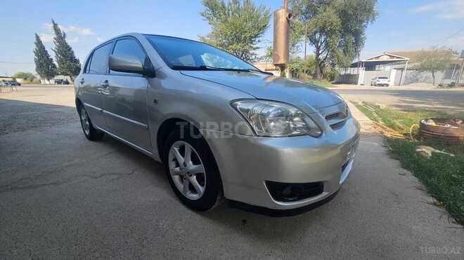 Toyota Corolla 2004, 270,000 km - 1.4 l - Salyan