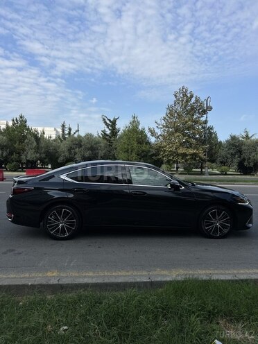 Lexus ES 300h 2024, 40,000 km - 2.5 l - Bakı