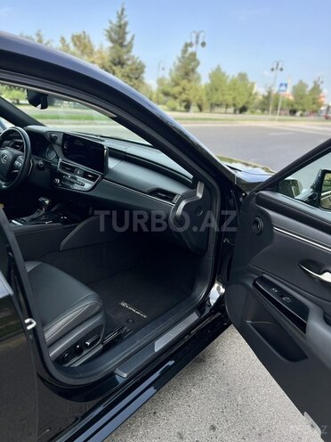 Lexus ES 300h 2024, 40,000 km - 2.5 l - Bakı