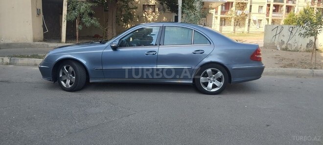 Mercedes E 270 2002, 581,000 km - 2.7 l - Naftalan