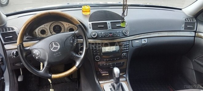 Mercedes E 270 2002, 581,000 km - 2.7 l - Naftalan