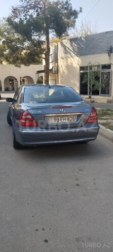 Mercedes E 270 2002, 581,000 km - 2.7 l - Naftalan