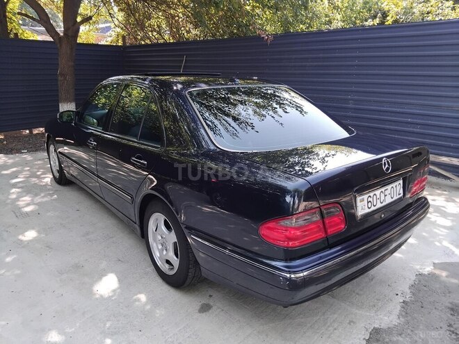 Mercedes E 240 2000, 335,000 km - 2.6 l - Tovuz