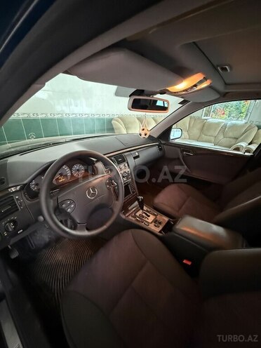 Mercedes E 240 2000, 335,000 km - 2.6 l - Tovuz