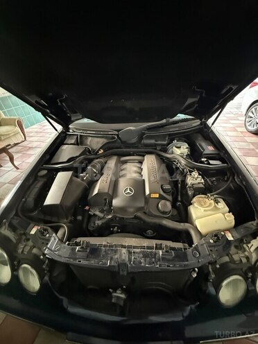 Mercedes E 240 2000, 335,000 km - 2.6 l - Tovuz